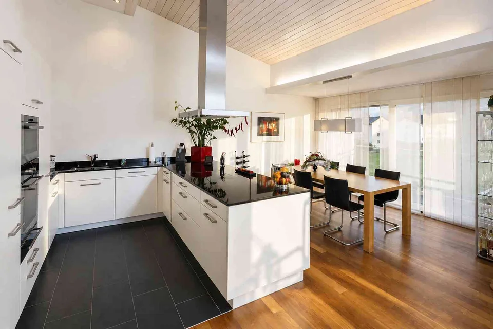 Exklusive 3.5-Zimmer-Attika Wohnung mit charmantem Ambiente – Foto 12 von 13