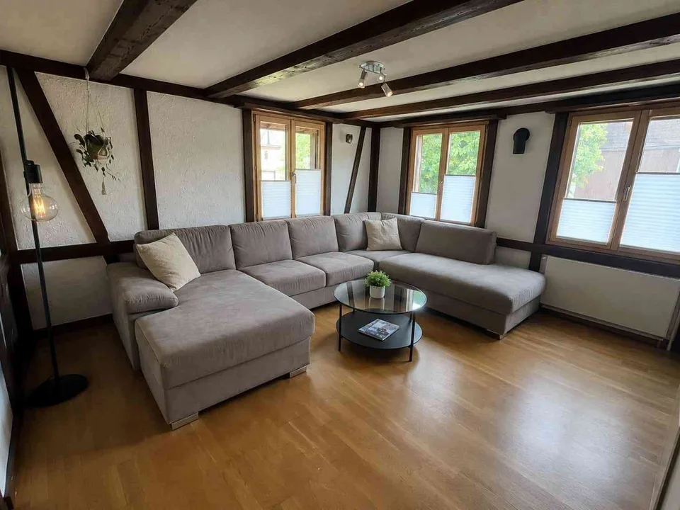 Charmantes 5.5-Zimmer-Reiheneckhaus mit Gartensitzplatz in Neuhaus SG