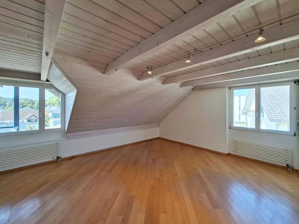 Grosszügige 5 1/2 Zimmer Maisonette-Wohnung