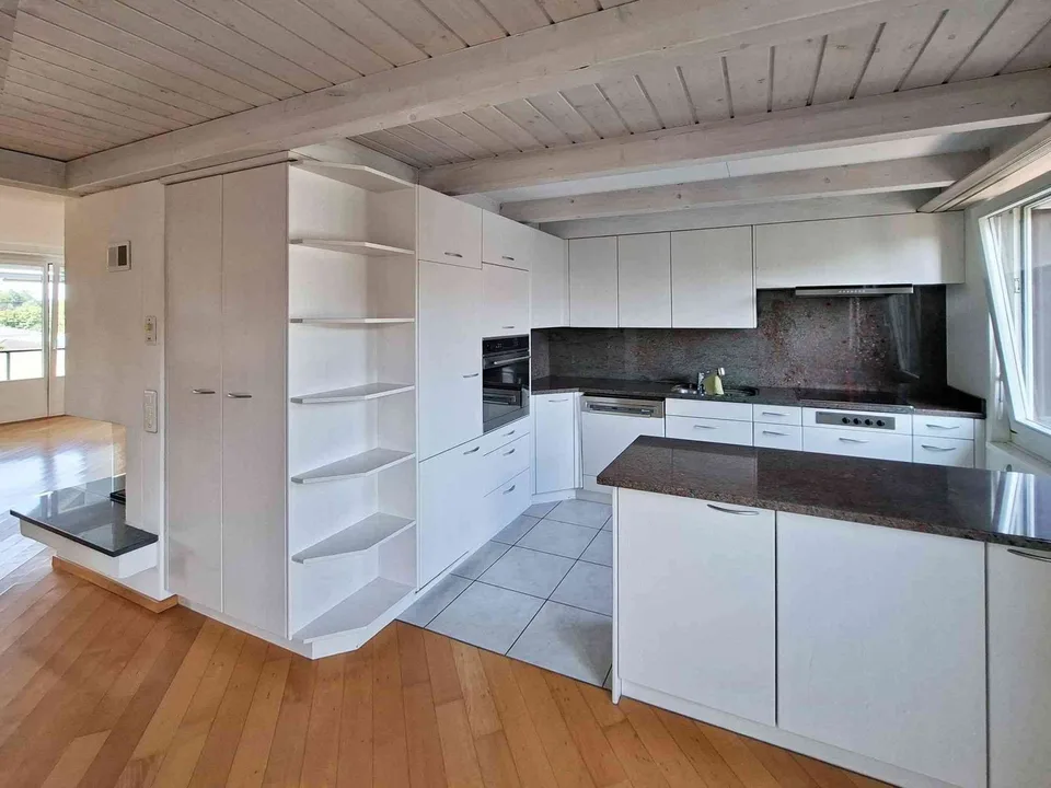 Grosszügige 5 1/2 Zimmer Maisonette-Wohnung