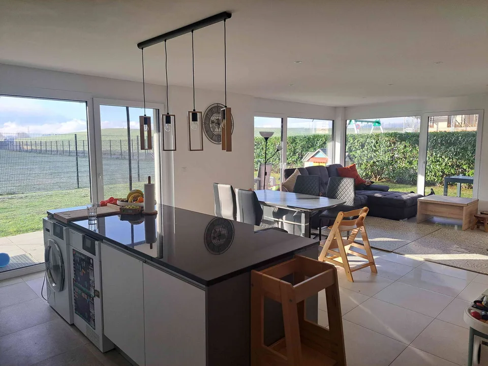 Superbe 4,5 pièces avec grand jardin privé, terrasse et places de parc