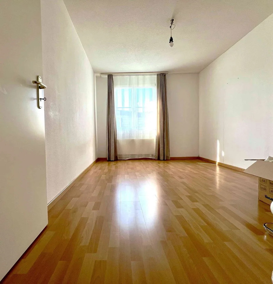 Wohnung mit Sitzplatz und Garten