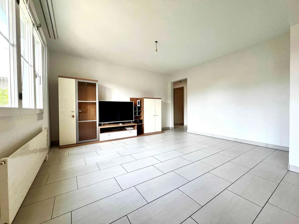 Wohnung mit Sitzplatz und Garten