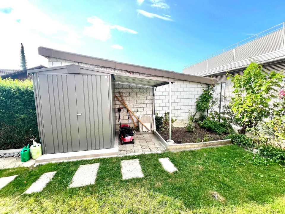 Wohnung mit Sitzplatz und Garten