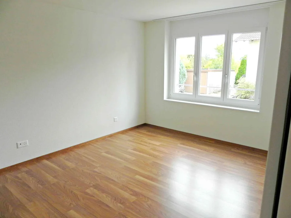 Helle 3.5 Zimmerwohnung mit Sitzplatz in Hunzenschwil