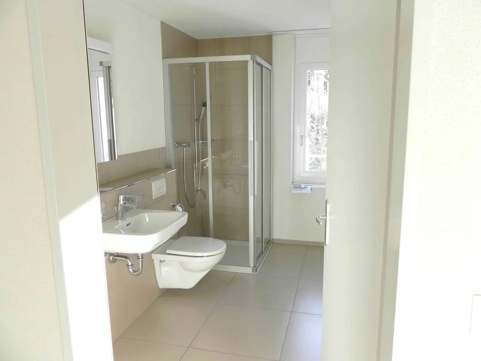 Helle 3.5 Zimmerwohnung mit Sitzplatz in Hunzenschwil