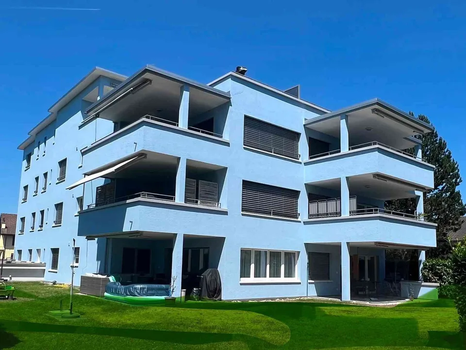 Helle 3.5 Zimmerwohnung mit Sitzplatz in Hunzenschwil