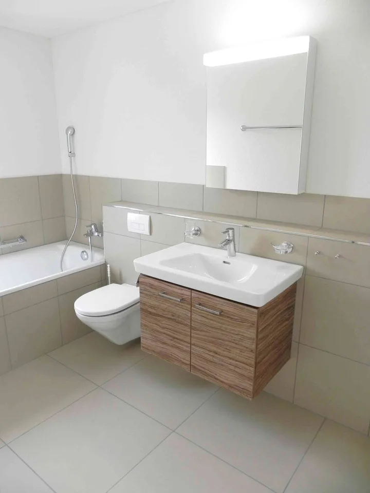 Helle 3.5 Zimmerwohnung mit Sitzplatz in Hunzenschwil