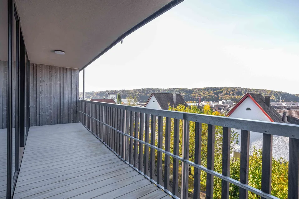 Attraktive 4 1/2-Zimmerwohnung 1. OG