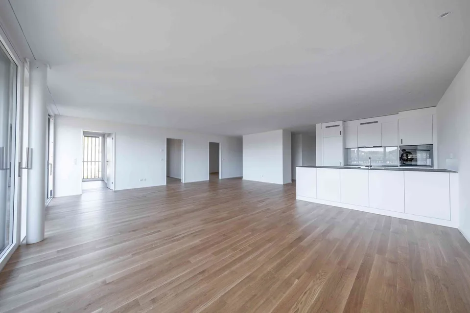 Attraktive 4 1/2-Zimmerwohnung 1. OG