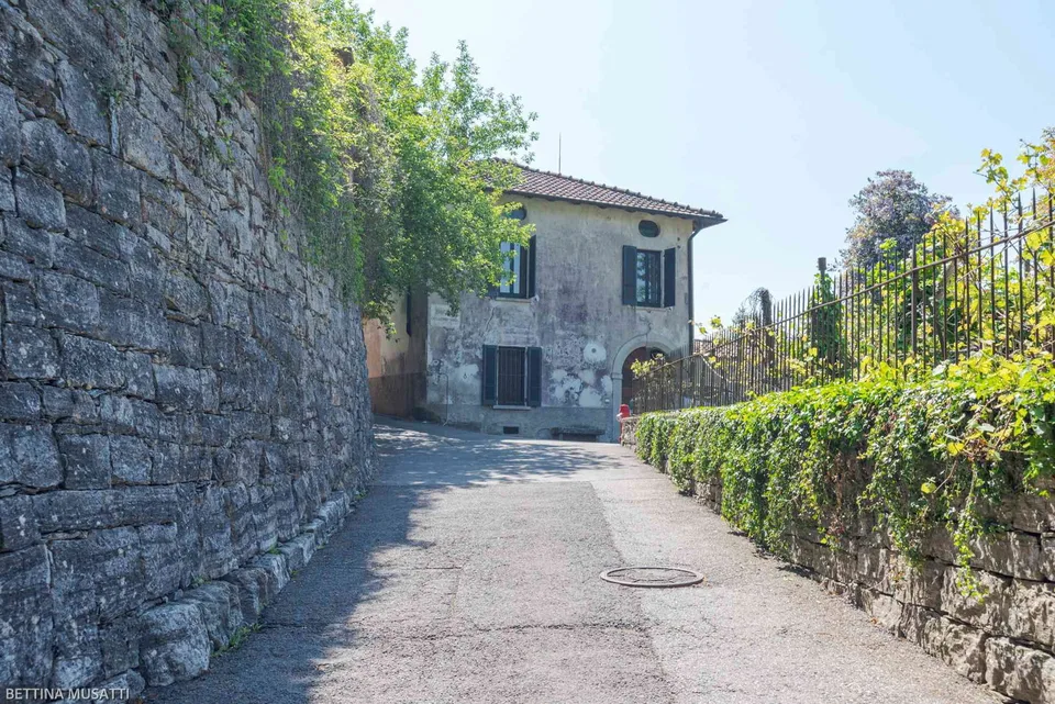 appartamento 4.5 su due livelli, in casa storica con piccola corte