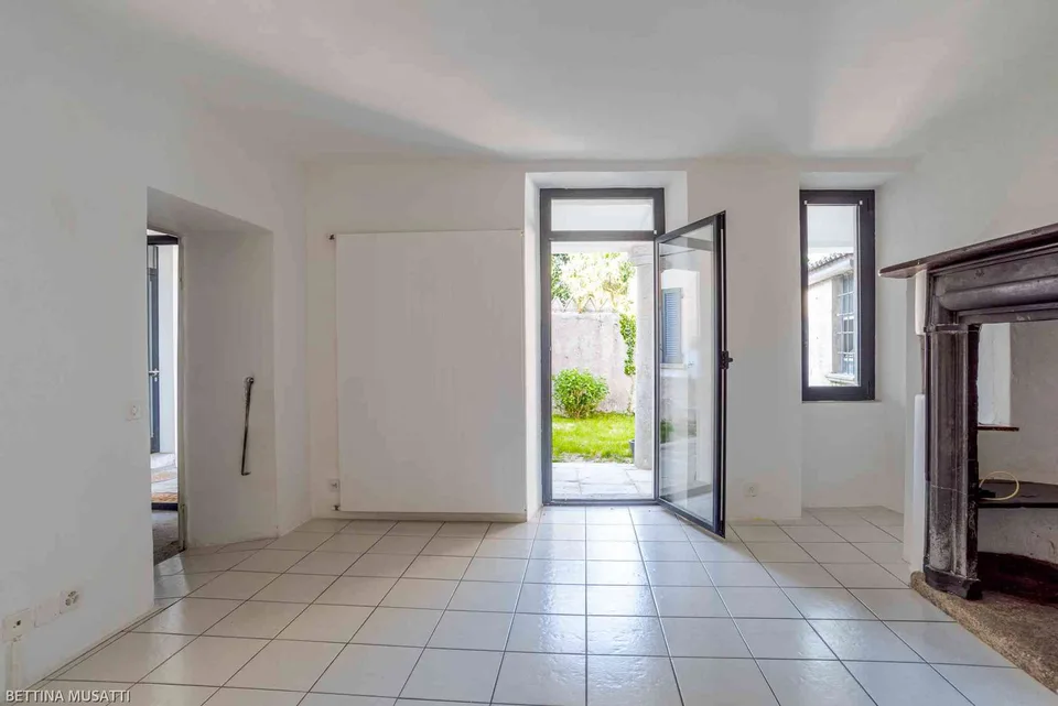 appartamento 4.5 su due livelli, in casa storica con piccola corte