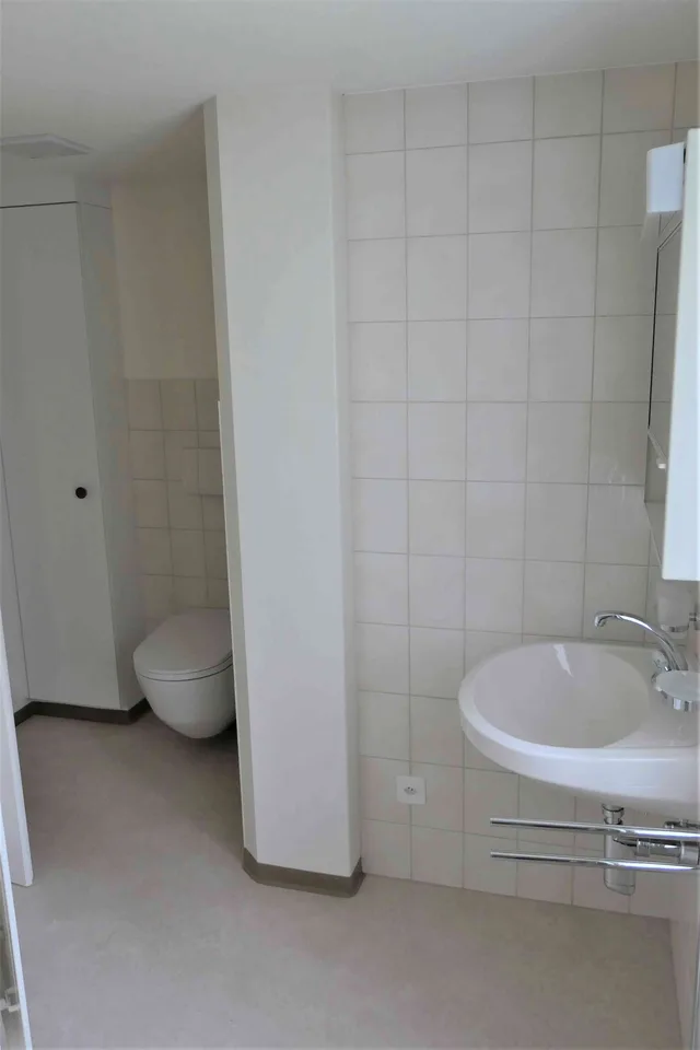 ruhige, sonnige 4-Zimmer Wohnung im 1. OG mit Sitzplatz im Garten