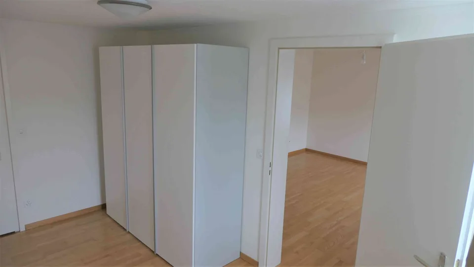 ruhige, sonnige 4-Zimmer Wohnung im 1. OG mit Sitzplatz im Garten