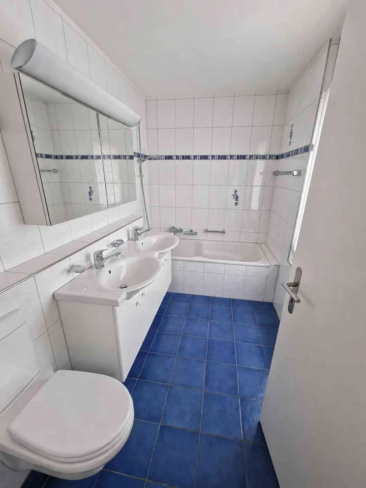 Sunny 4.5-Room Apartment with Panoramic Views – Zurich 8041
