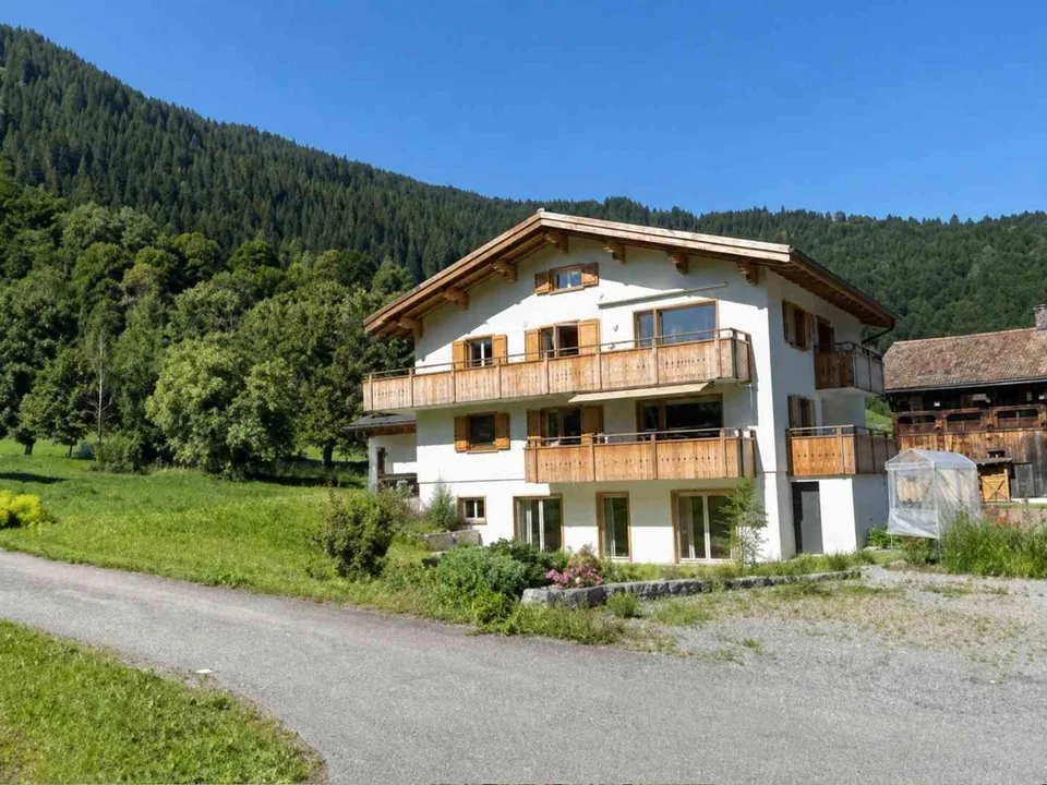 Grosszügige 5.5-Zimmer-Maisonettewohnung mit zusätzlichem Dachgeschoss