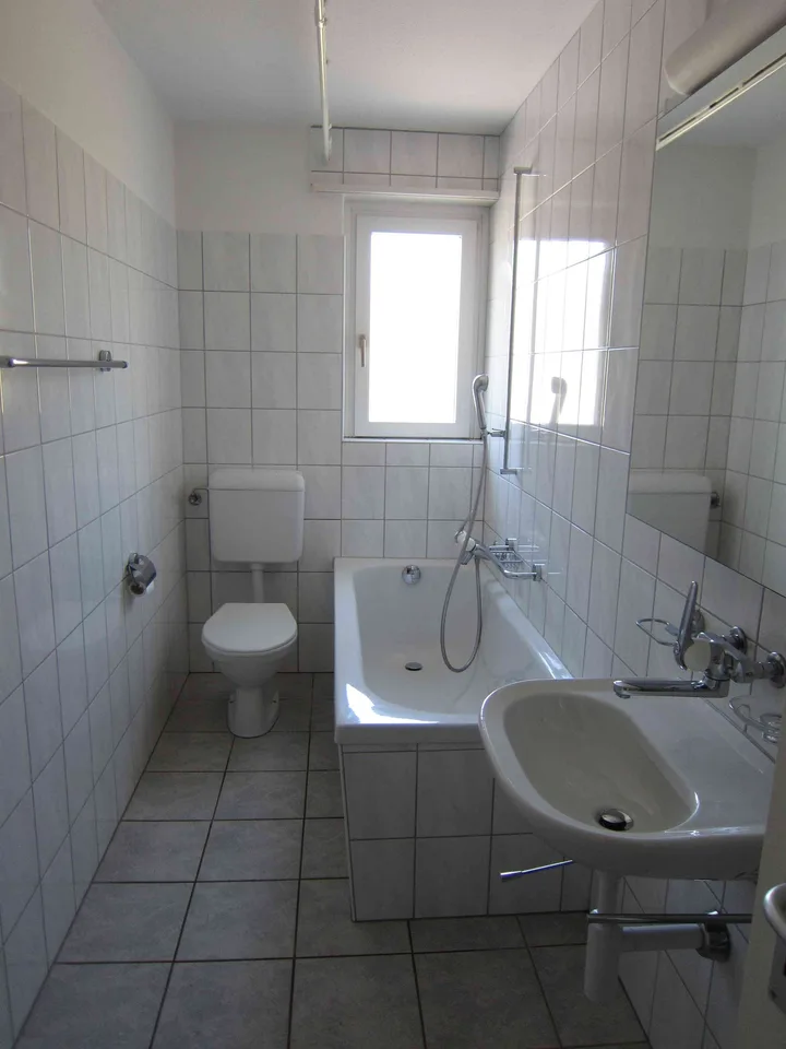 Gemütliche helle 4 Zimmer-Wohnung mit schöner Aussicht