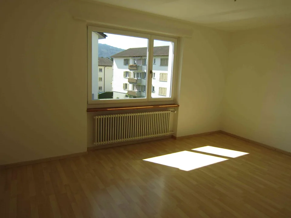 Gemütliche helle 4 Zimmer-Wohnung mit schöner Aussicht