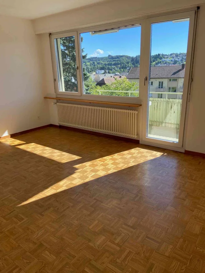 Gemütliche helle 4 Zimmer-Wohnung mit schöner Aussicht