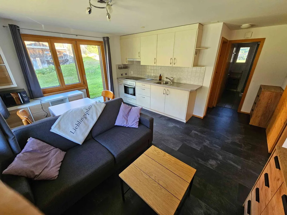 Ruhige 2.5-Zimmer-Wohnung in Surrein