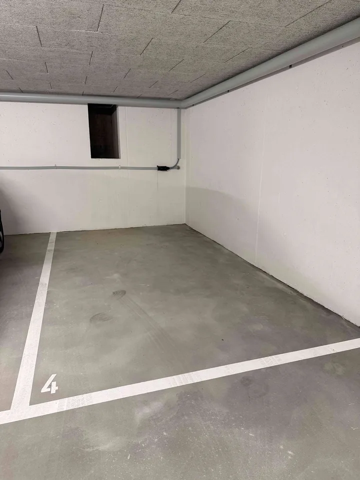 Tiefgaragenplatz zu vermieten - Feldmeilen