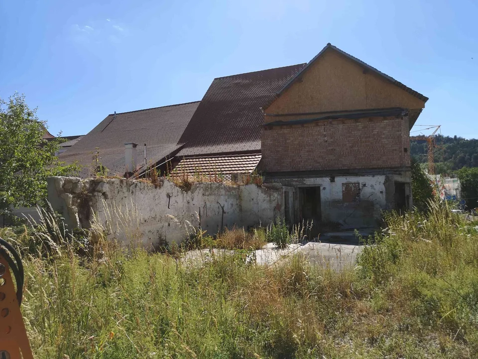 Maison à rénover complètement au centre du village
