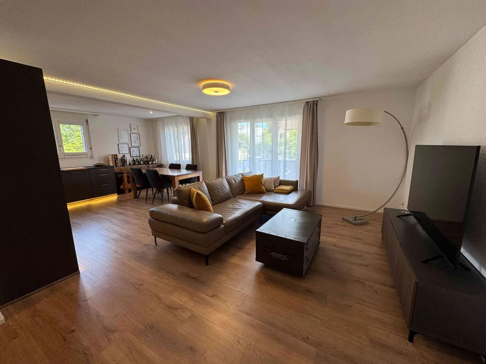 Moderne 4.5-Zimmer-Wohnung mit Balkonen, Klimaanlage und Tiefgarage…