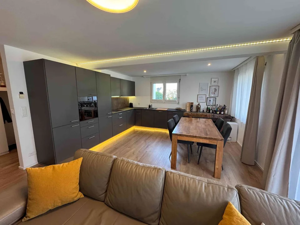 Moderne 4.5-Zimmer-Wohnung mit Balkonen, Klimaanlage und Tiefgarage…