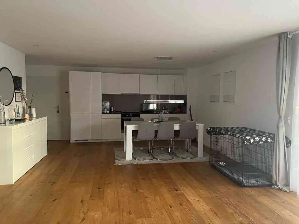 Moderne 3.5-Zimmer-Wohnung in Oftringen – Neubau vom 2020 mit Balkon und schöner Aussicht