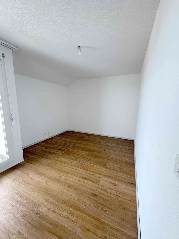 4.5-Zimmer-Wohnung mit traumhafter Aussicht und 170 m² Nutzfläche