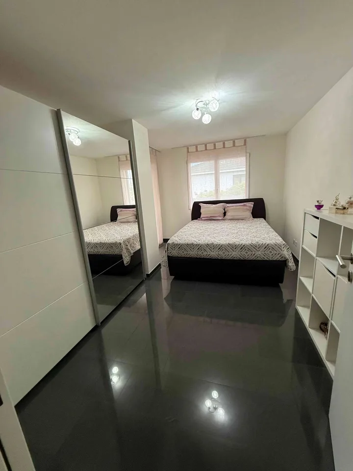 Helle, ruhige 2,5 Zi. Terrassenwohnung, 40m2 Südterrasse teilüberdacht