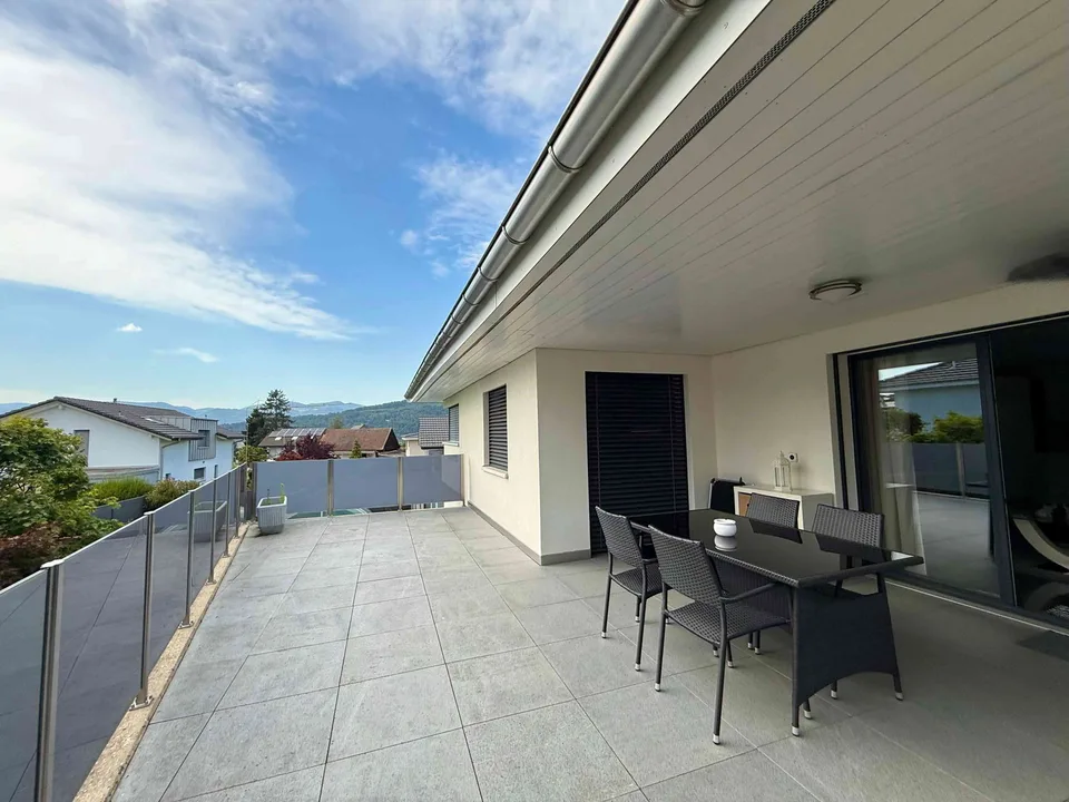 Helle, ruhige 2,5 Zi. Terrassenwohnung, 40m2 Südterrasse teilüberdacht