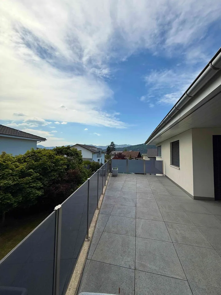 Helle, ruhige 2,5 Zi. Terrassenwohnung, 40m2 Südterrasse teilüberdacht