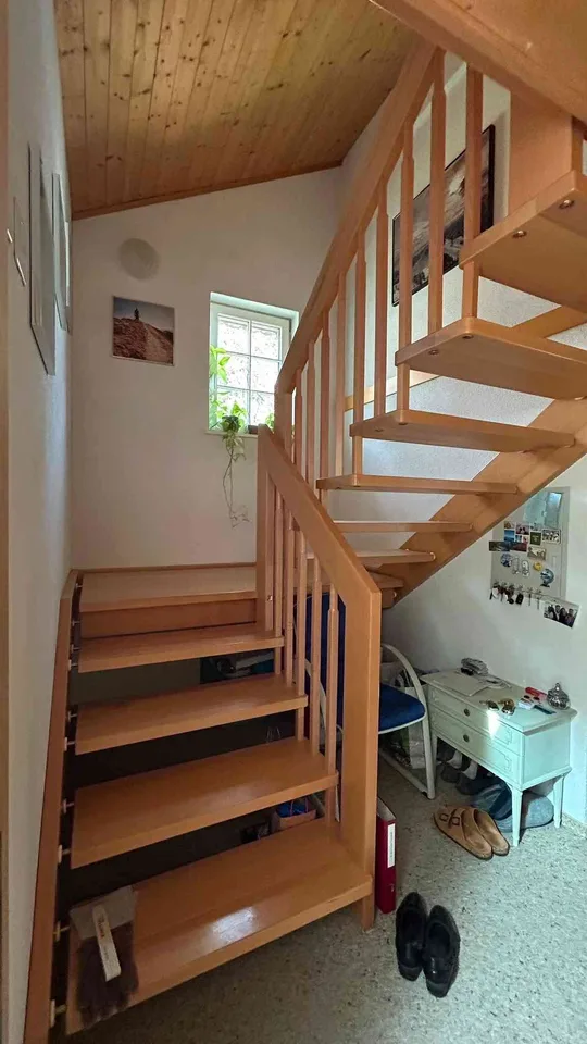zu vermieten in Sevelen, schöne 5.5 Zimmer Wohnung 1. & 2. OG