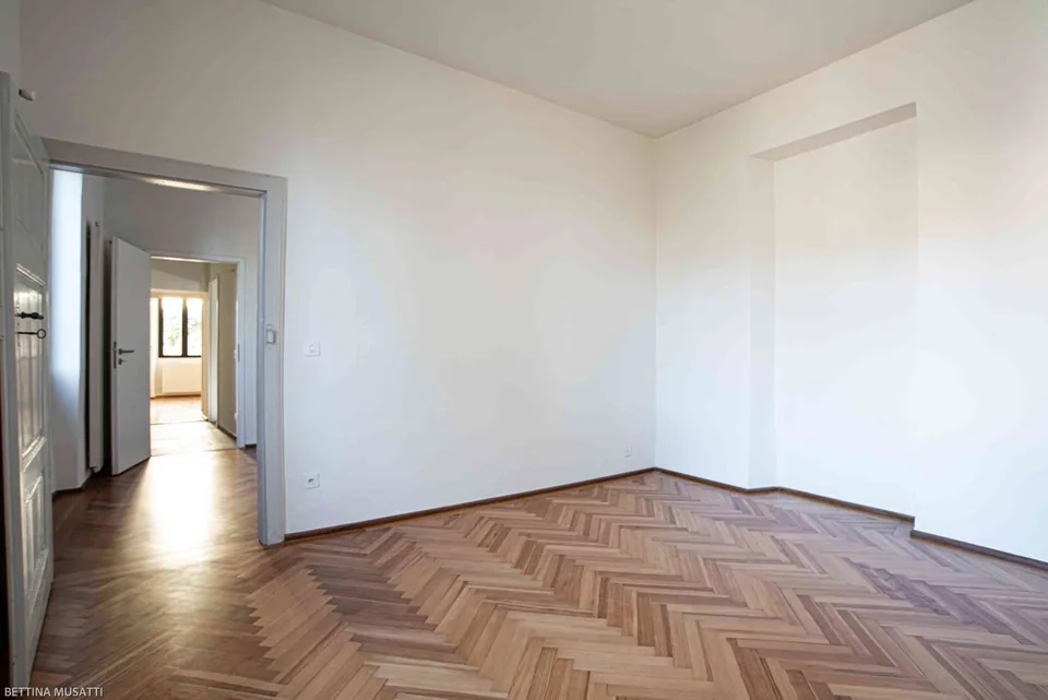 appartamento 3.5 su due livelli, in casa storica con piccola corte