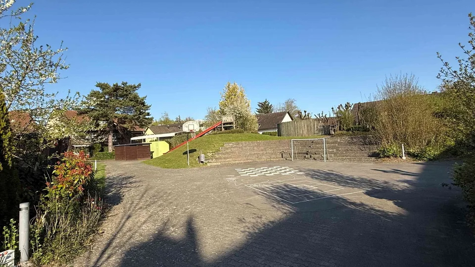 Zu vermieten in schöner, kinderfreundlicher Reihenhaussiedlung