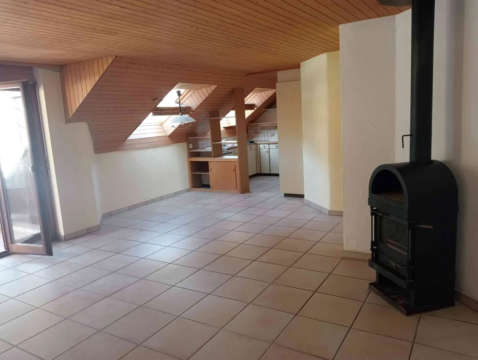Exklusive 4.5-Zimmerwohnung mit Garage und Stellplatzmöglichkeit