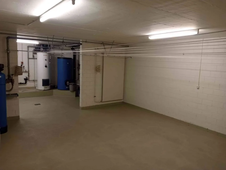Exklusive 4.5-Zimmerwohnung mit Garage und Stellplatzmöglichkeit