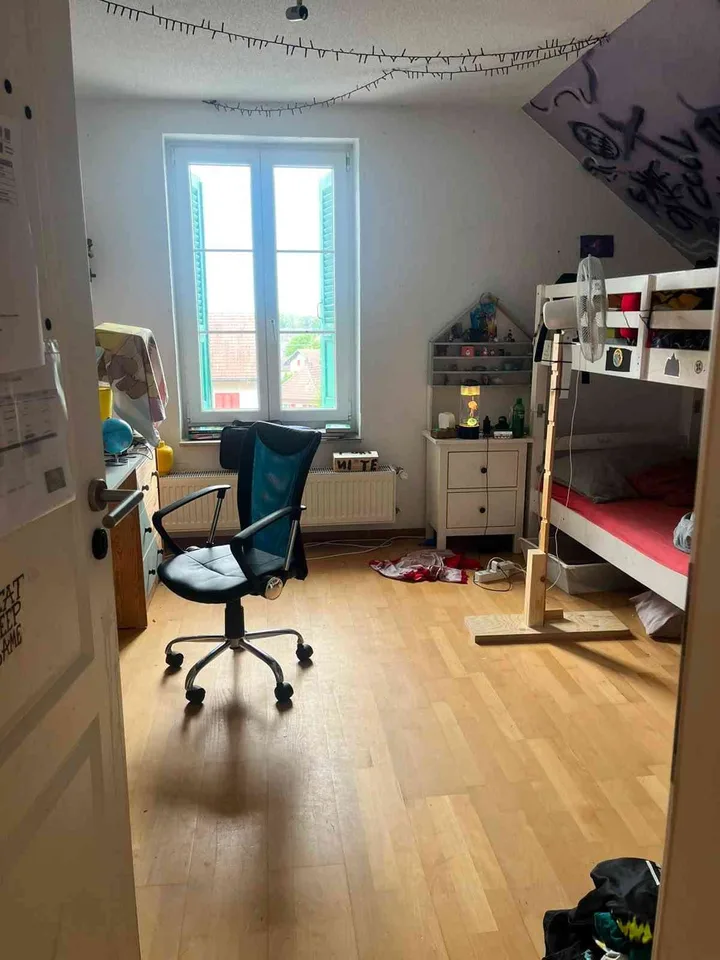 5½-Zimmer-Dachwohnung mit Balkon in 3293 Dotzigen – CHF 1’850.–