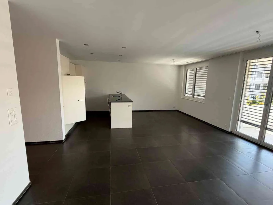 Helle 2.5-Zimmer-Wohnung mit Balkon und schöner Aussicht