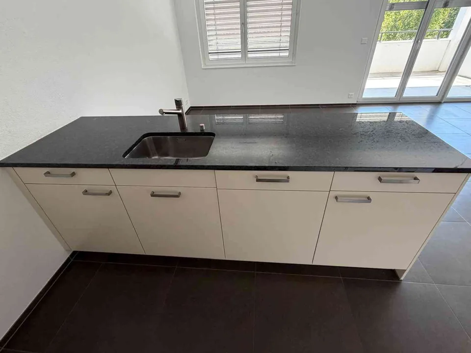 Helle 2.5-Zimmer-Wohnung mit Balkon und schöner Aussicht