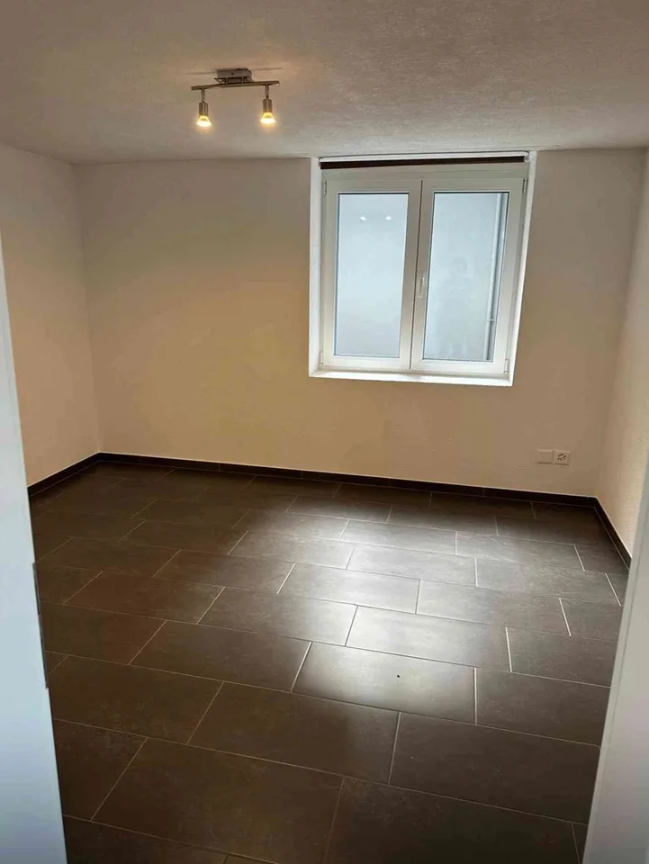 Schöne moderne 2.5 Erdgeschosswohnung