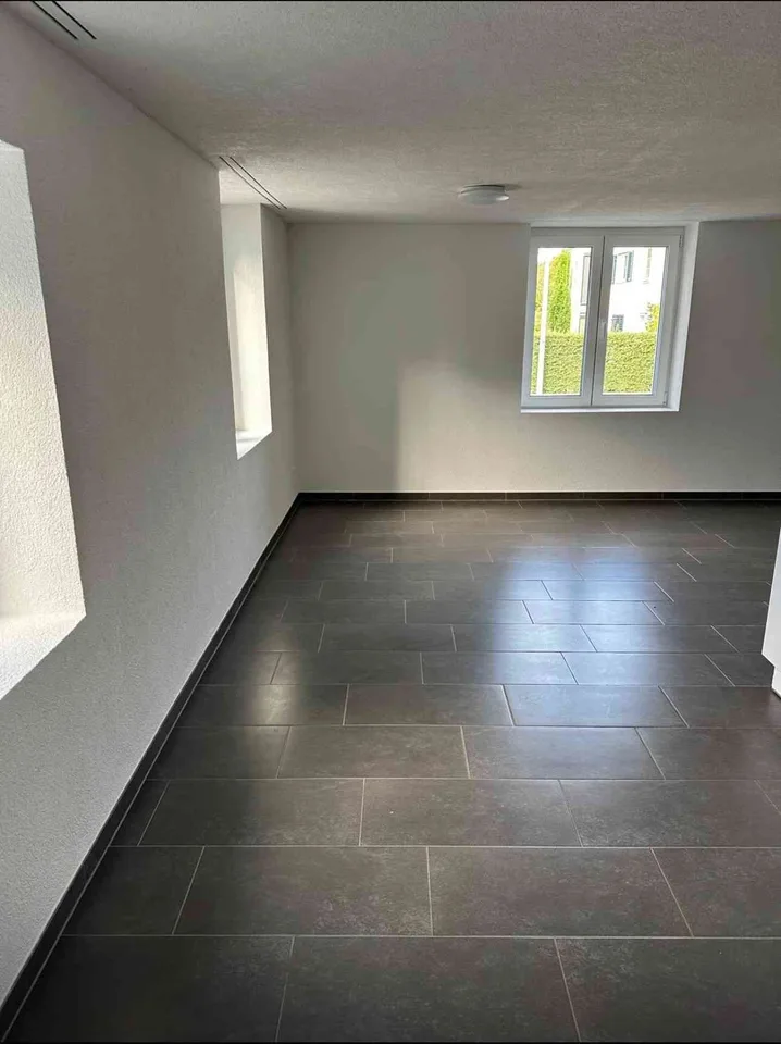Schöne moderne 2.5 Erdgeschosswohnung
