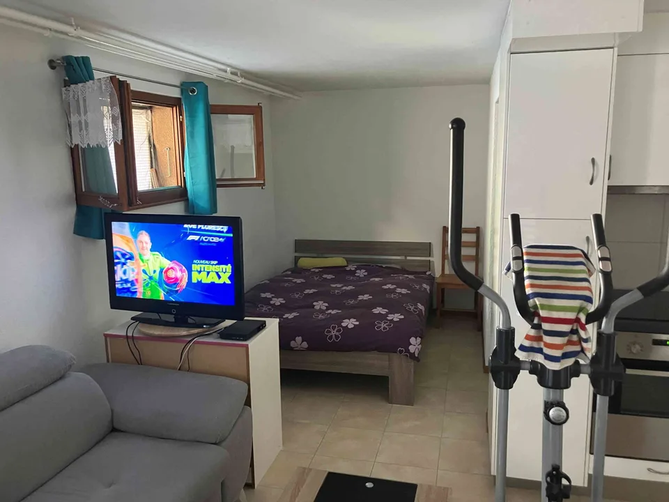 Charmant studio indépendant dans une villa – Idéal personne seule