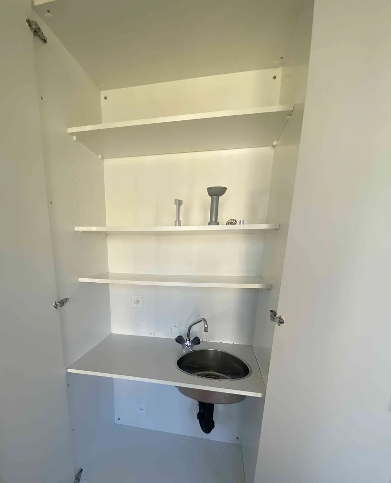 Helle grosszügige Büroräume mit gutem Raumkonzept, eigenem WC, Balkon
