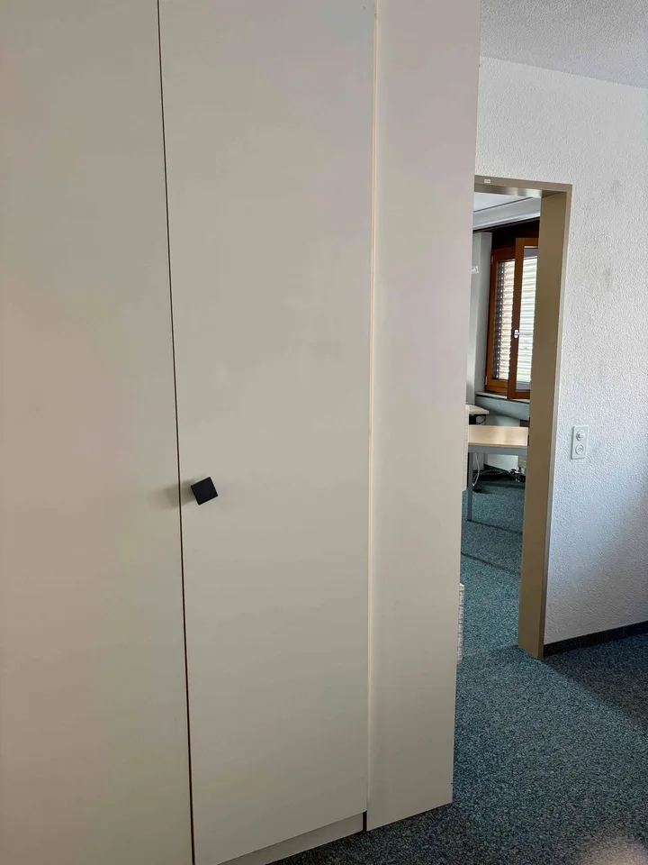 Helle grosszügige Büroräume mit gutem Raumkonzept, eigenem WC, Balkon