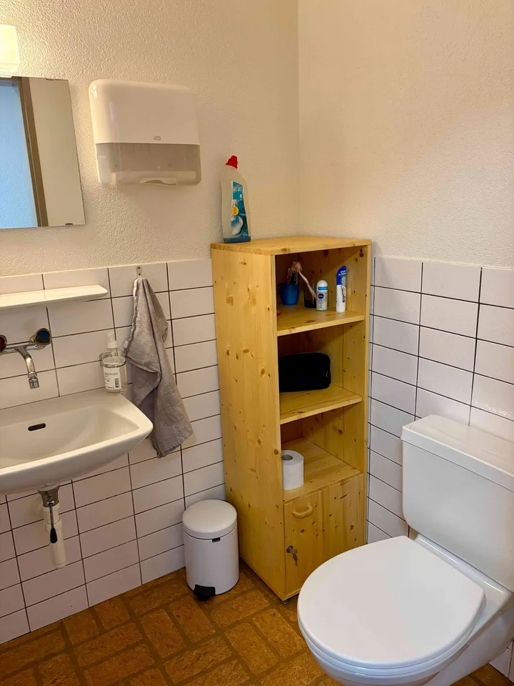 Helle grosszügige Büroräume mit gutem Raumkonzept, eigenem WC, Balkon