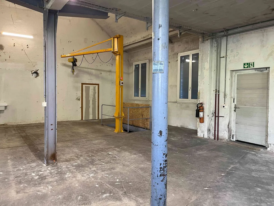 Gewerbehalle zu vermieten
