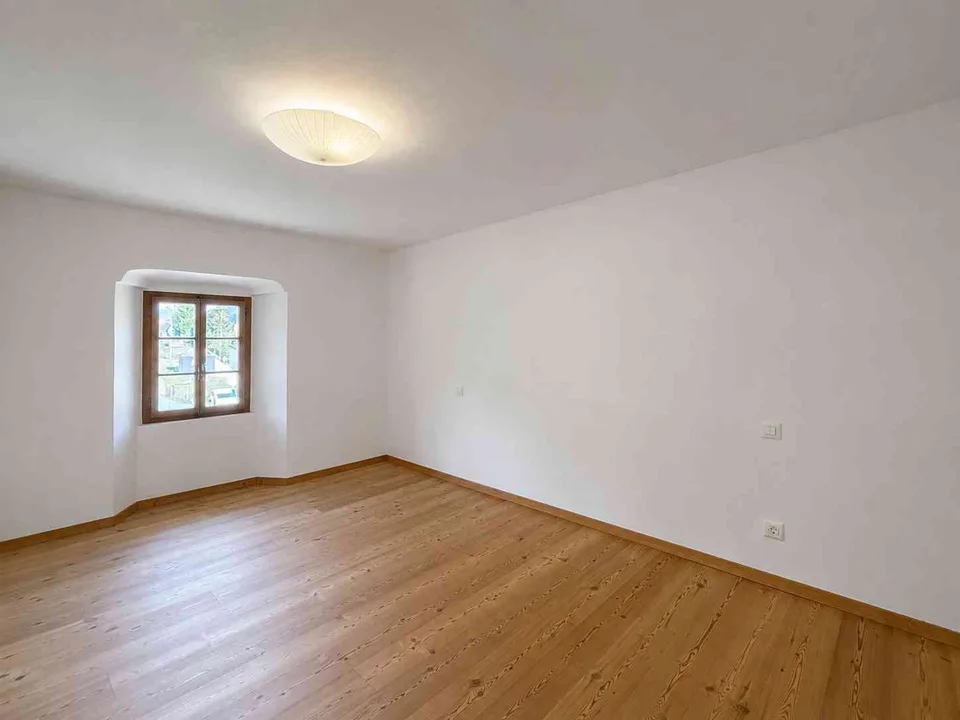 Appartement alpin élégant dans une maison engadine authentique