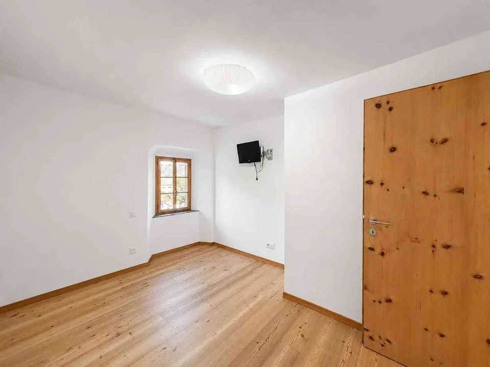 Appartement alpin élégant dans une maison engadine authentique